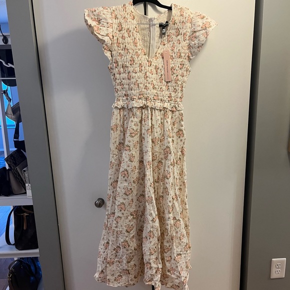 Aqua Dresses & Skirts - NWT AQUA Floral Smocked Midi Dress, Size Medium